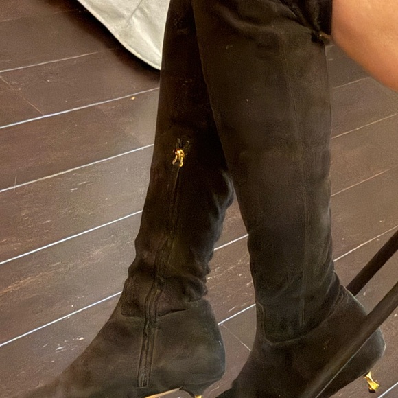 Valentino Garavani Black Over-the-Knee Suede Boots, size 39. - Picture 9 of 15